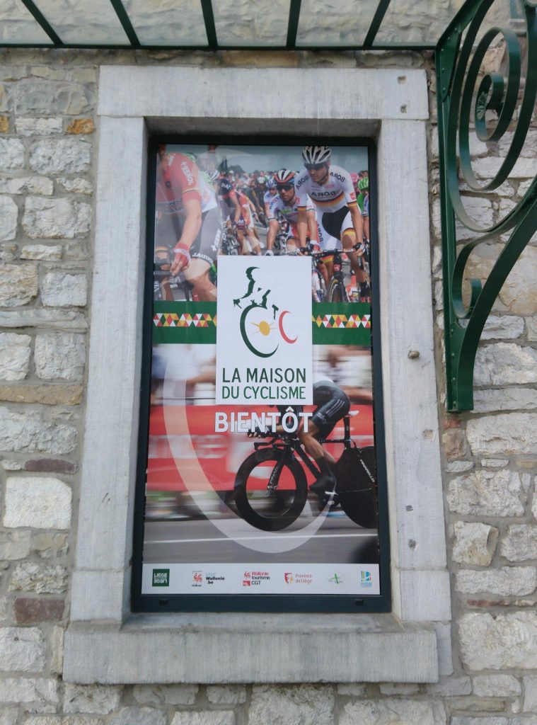 Plakat "La Maison du Cyclisme. Bientôt"