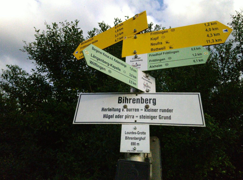 Schilder auf dem Bihrenberg