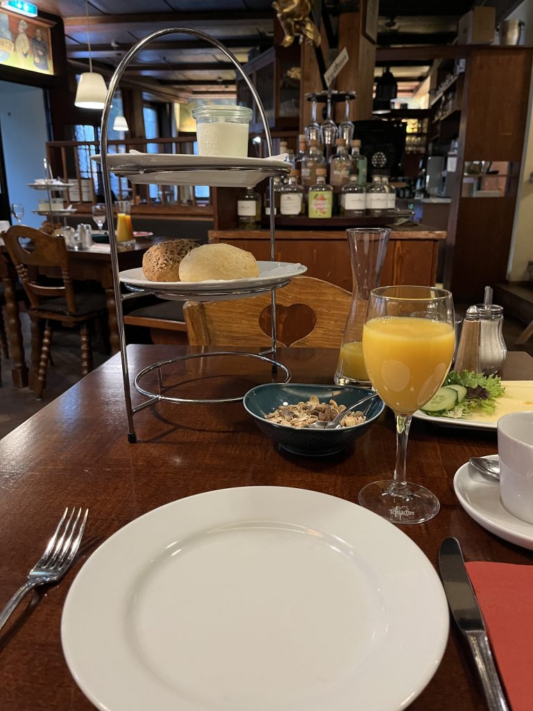 Frühstück im Hotel zum Engel