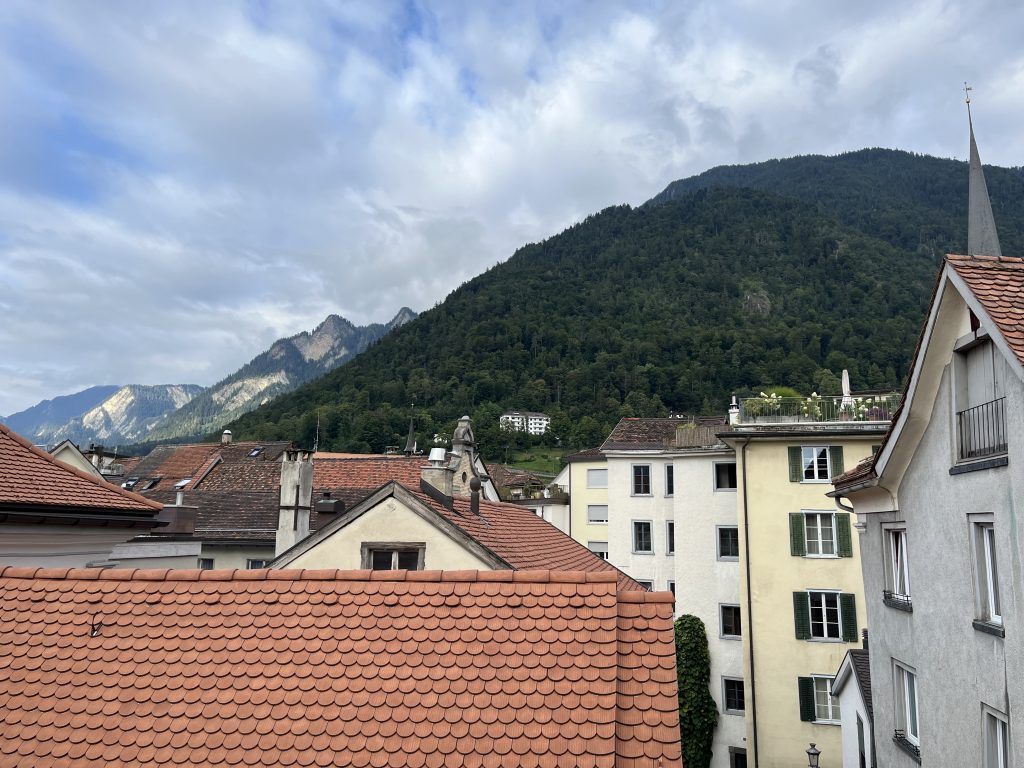 Blick aus meinem Zimmer in Chur in die Berge
